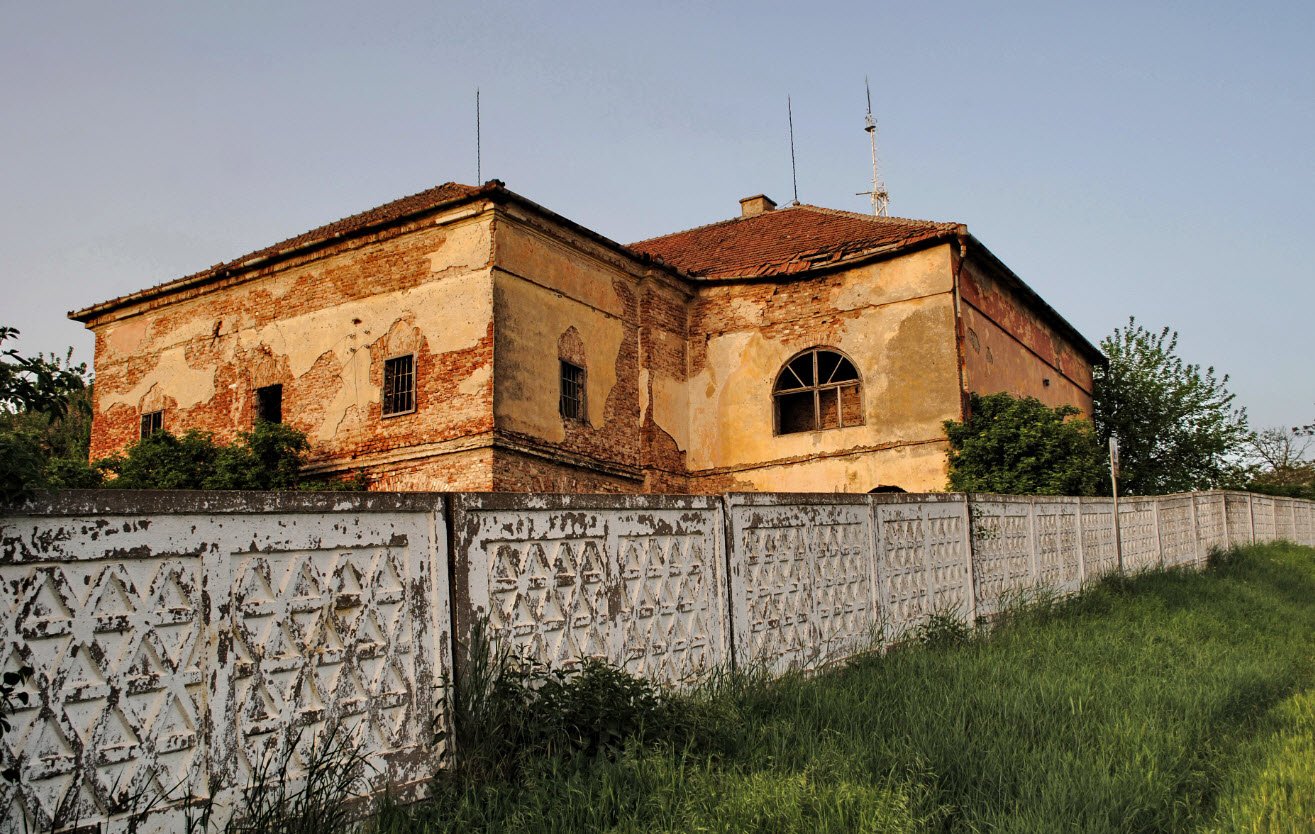 Castelul Contelui de Mercy, Carani, Romania, Romania